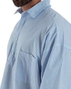 Camicia uomo serafino colletto crop rigata boxy fit tasca celeste GIOSAL-C3083A