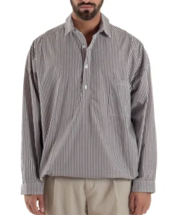 Camicia uomo serafino colletto crop rigata boxy fit tasca marrone GIOSAL-C3084A